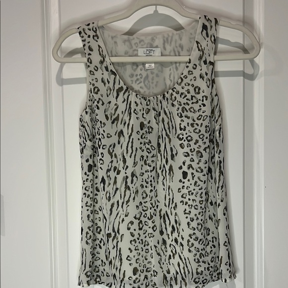 LOFT PETITE MIXED ANIMAL PRINT WHITE SLEEVELESS BLOUSE - Picture 1 of 5